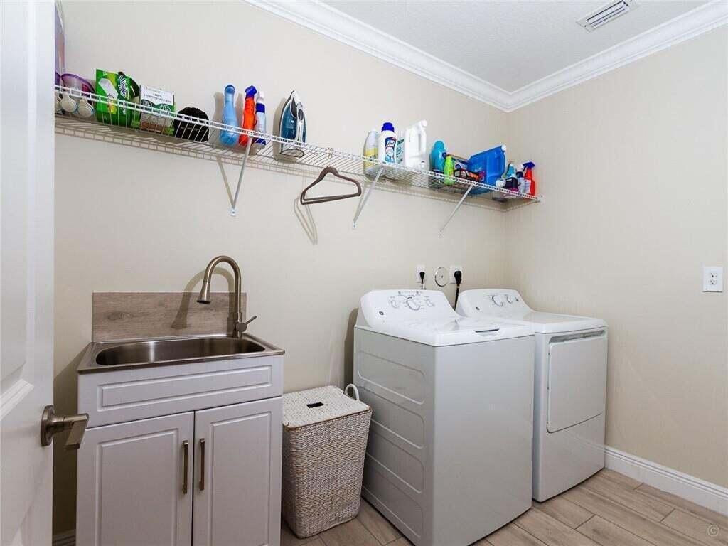 Veleiros at Crystal Lake - Residential