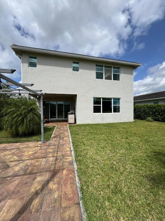 Veleiros at Crystal Lake - Residential