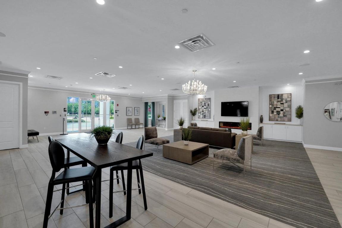 Veleiros at Crystal Lake - Residential