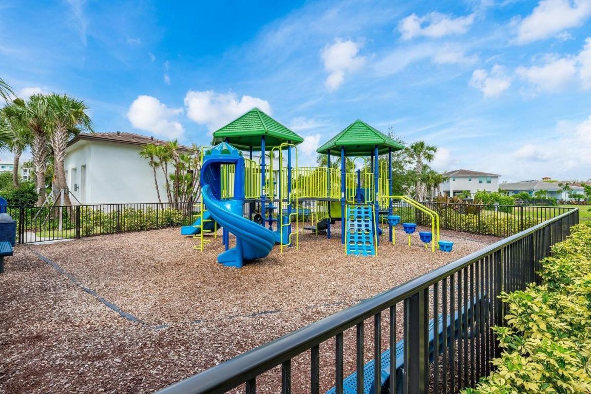 Veleiros at Crystal Lake - Residential