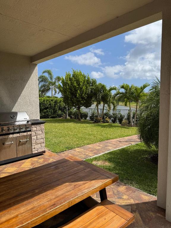 Veleiros at Crystal Lake - Residential