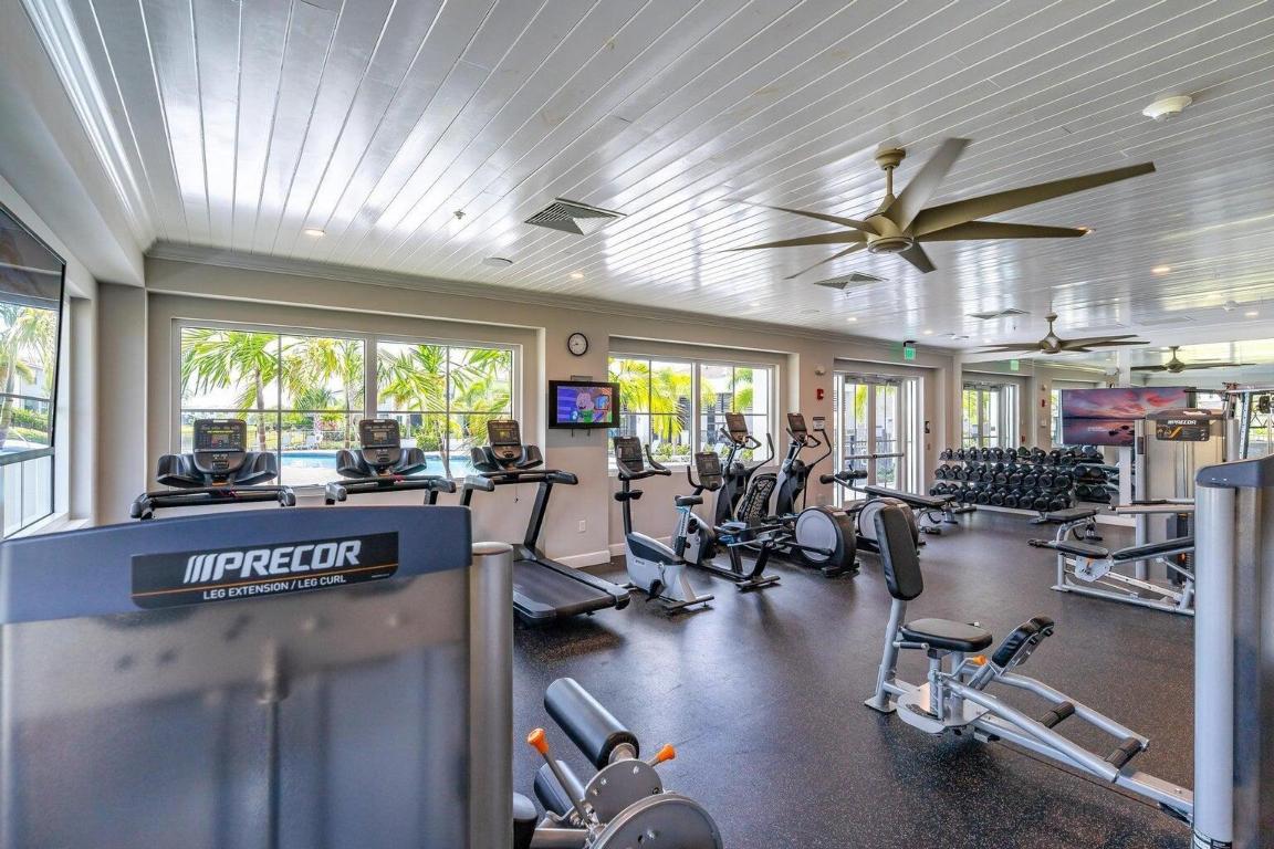 Veleiros at Crystal Lake - Residential