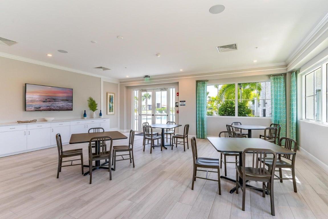 Veleiros at Crystal Lake - Residential