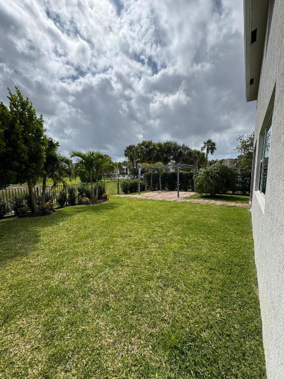 Veleiros at Crystal Lake - Residential