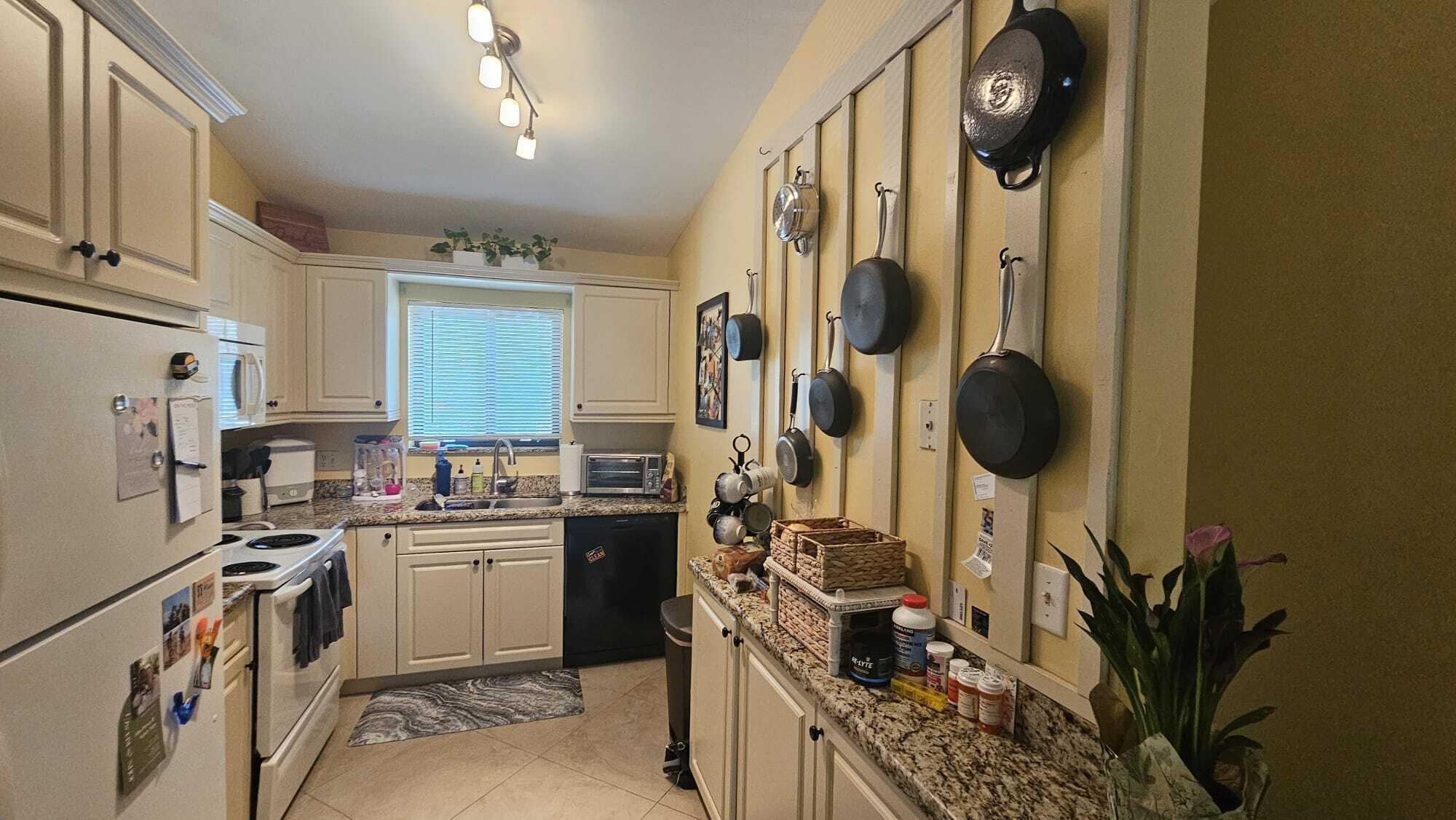 View photos, virtual tours, details... 2850 Palmwood Terrace 2300