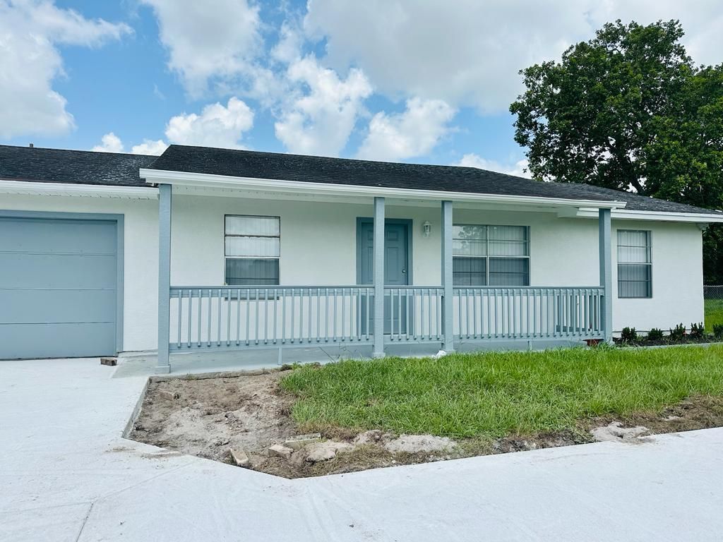 Photo of 1758 SW Cashmere Boulevard, Port St Lucie, FL 34953 (MLS # R10912624)