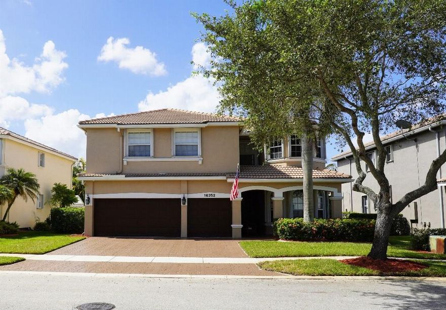 Beautifully renovated home with 6 bedrooms and 4 full bathrooms in the highly desirable private gated community of Harborside Estates. This amazing home is upgraded with energy saver appliances, white porcelain floors, custom white cabinetry in the kitchen and bathrooms, quartz countertops and stainless-steel appliances.  The oversized owners’ master suite has two custom walk-in closets with a huge bathroom. A private bonus sunroom is located just outside of the master suite, with a spiral staircase leading down to the resort style screened in pool surrounded by a large travertine patio. This house is remote-work ready with cat.6 wiring with a mesh Wi-Fi system. Located close to I-75, shopping, restaurants and beaches.