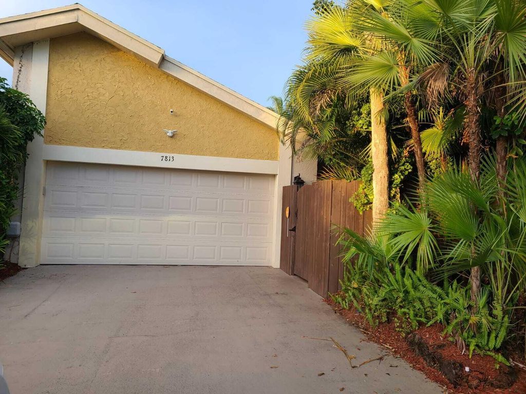 Photo of 7813 Kenway Place W, Boca Raton, FL 33433 (MLS # R11103941)