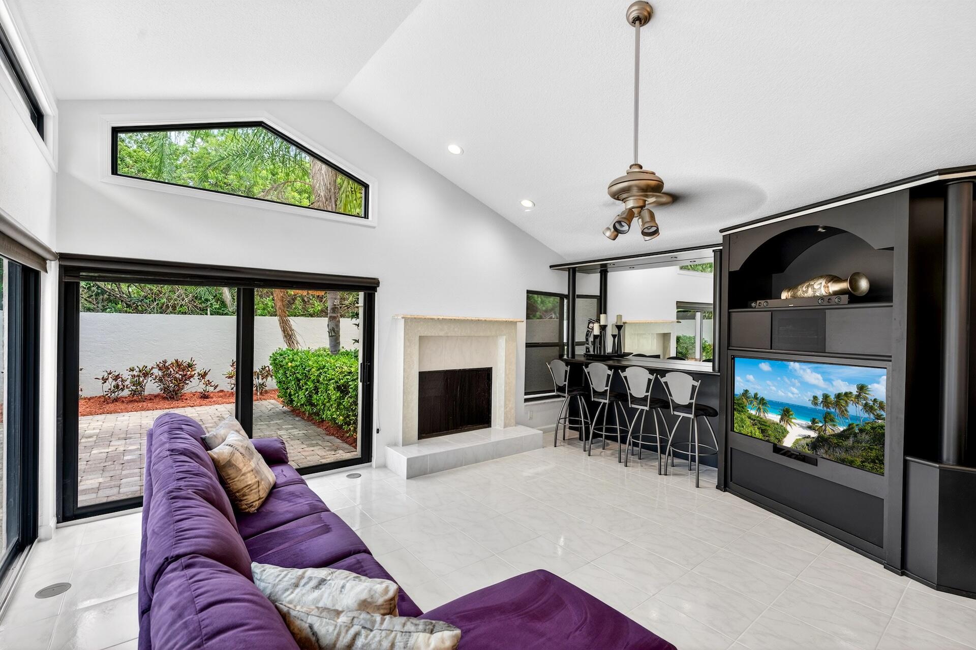 TOWN PLACE CLUB VILLAS - Residential