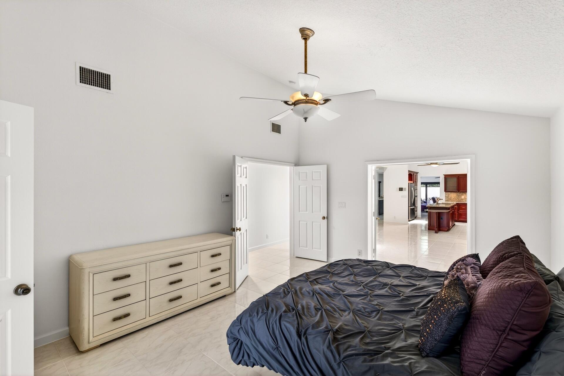 TOWN PLACE CLUB VILLAS - Residential