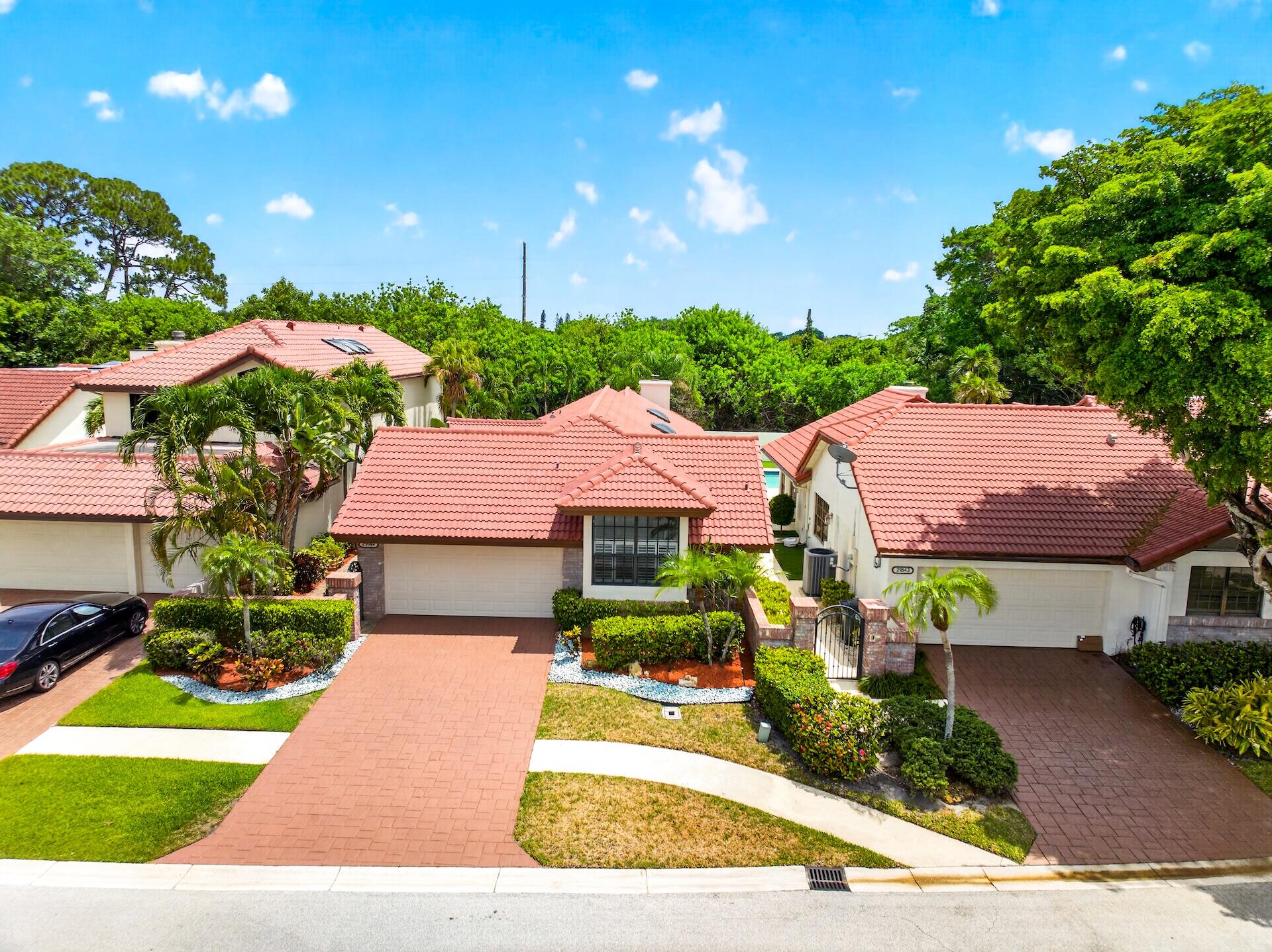 TOWN PLACE CLUB VILLAS - Residential