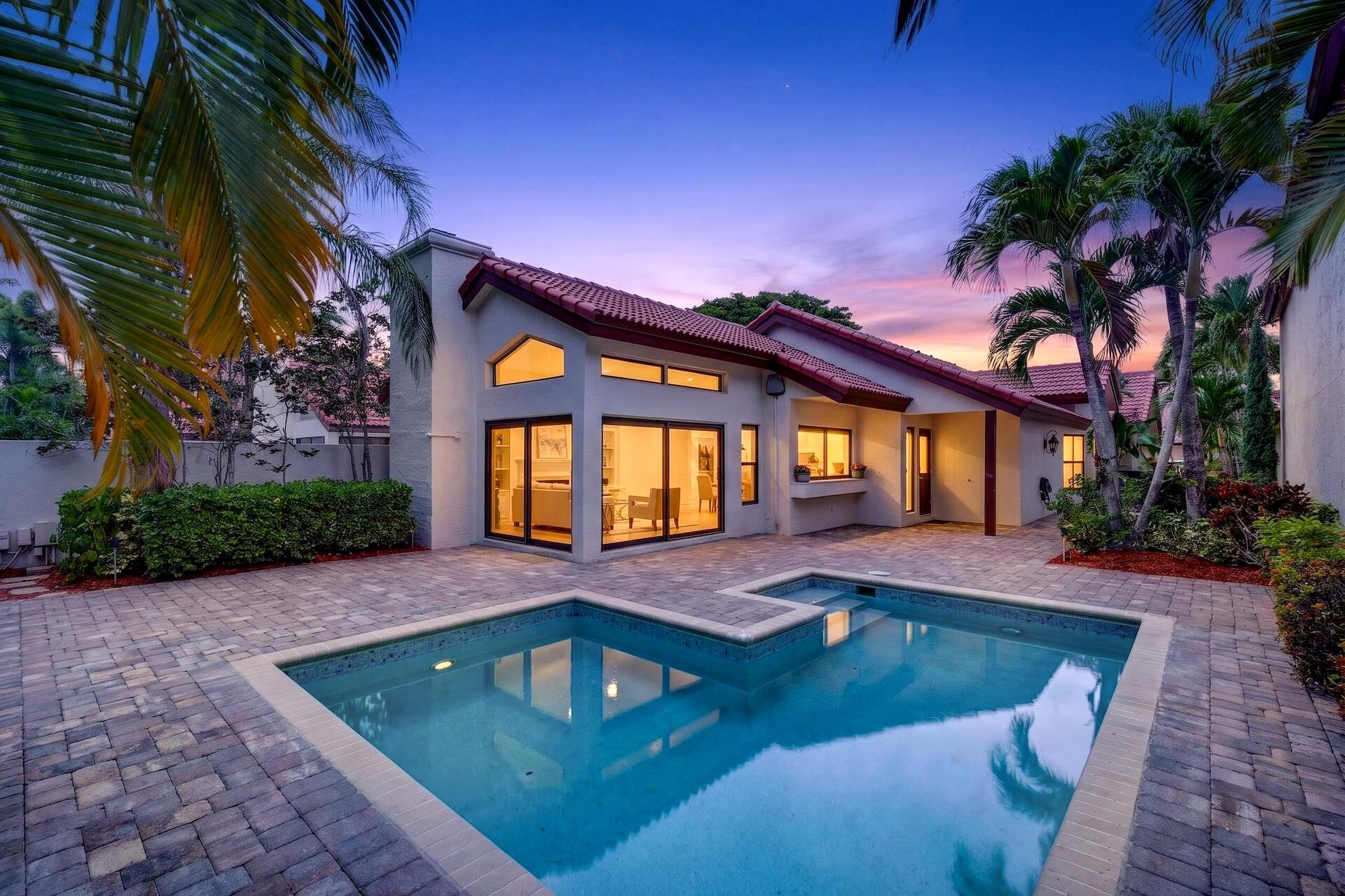 TOWN PLACE CLUB VILLAS - Residential
