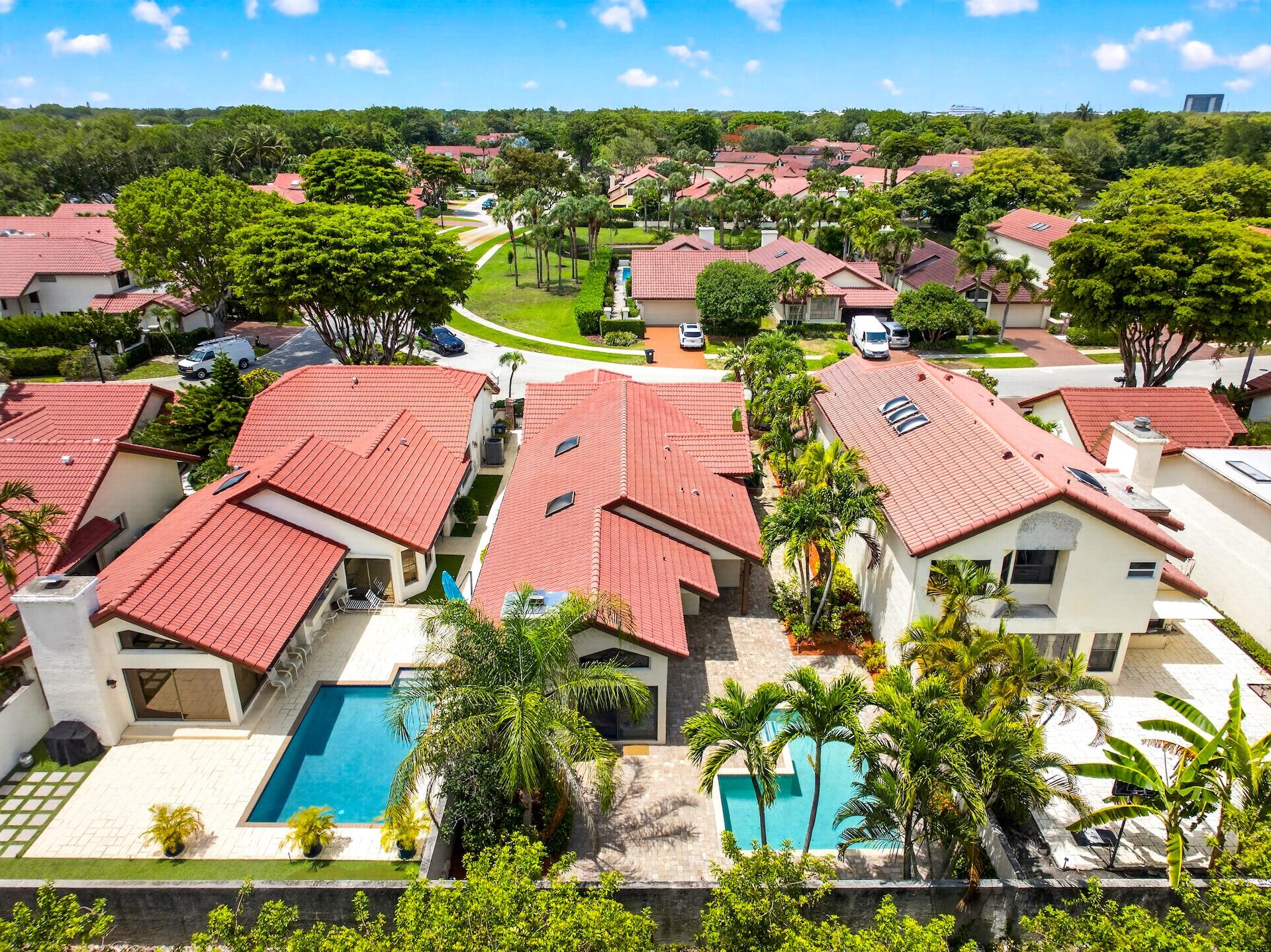 TOWN PLACE CLUB VILLAS - Residential