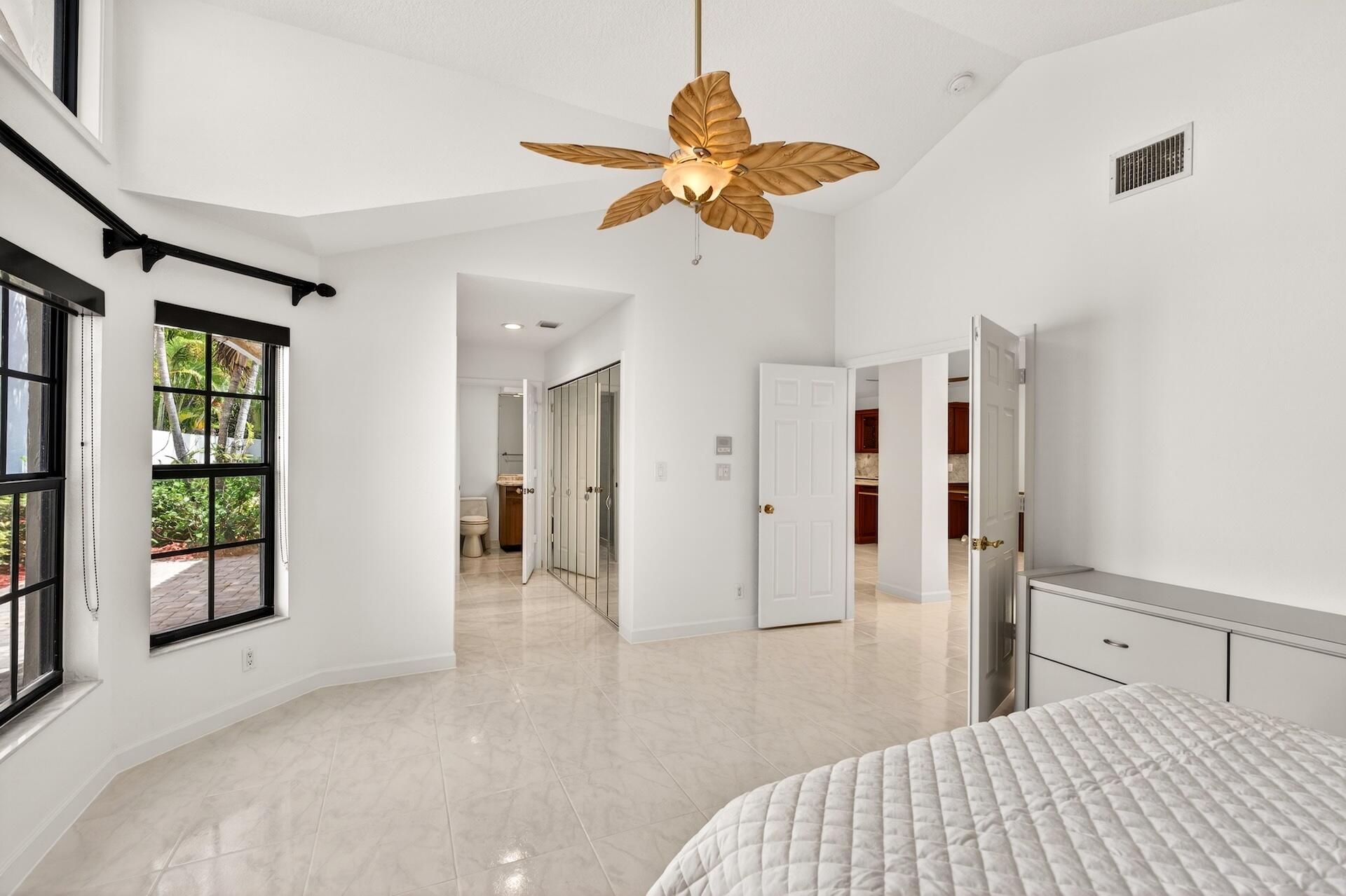 TOWN PLACE CLUB VILLAS - Residential
