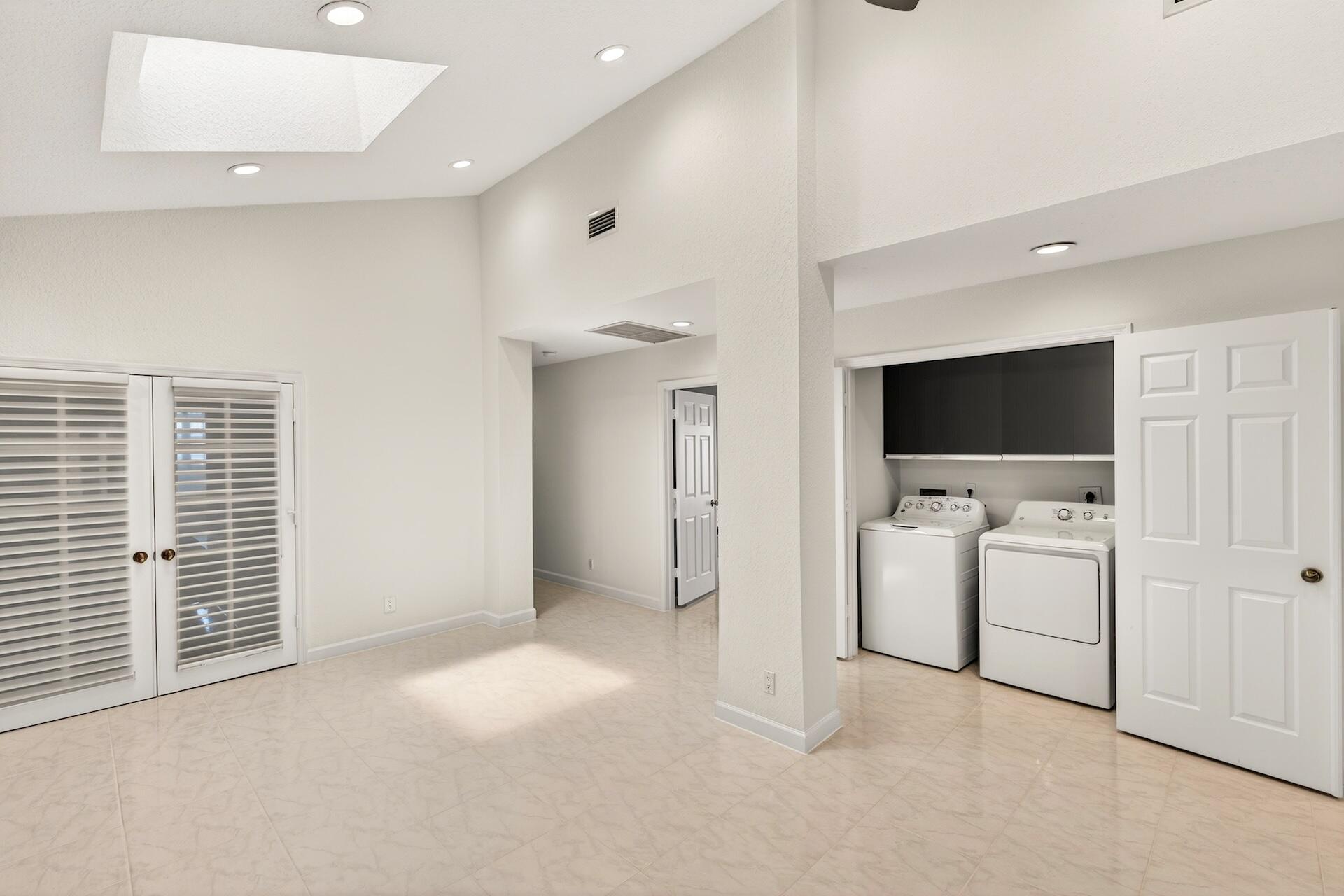 TOWN PLACE CLUB VILLAS - Residential