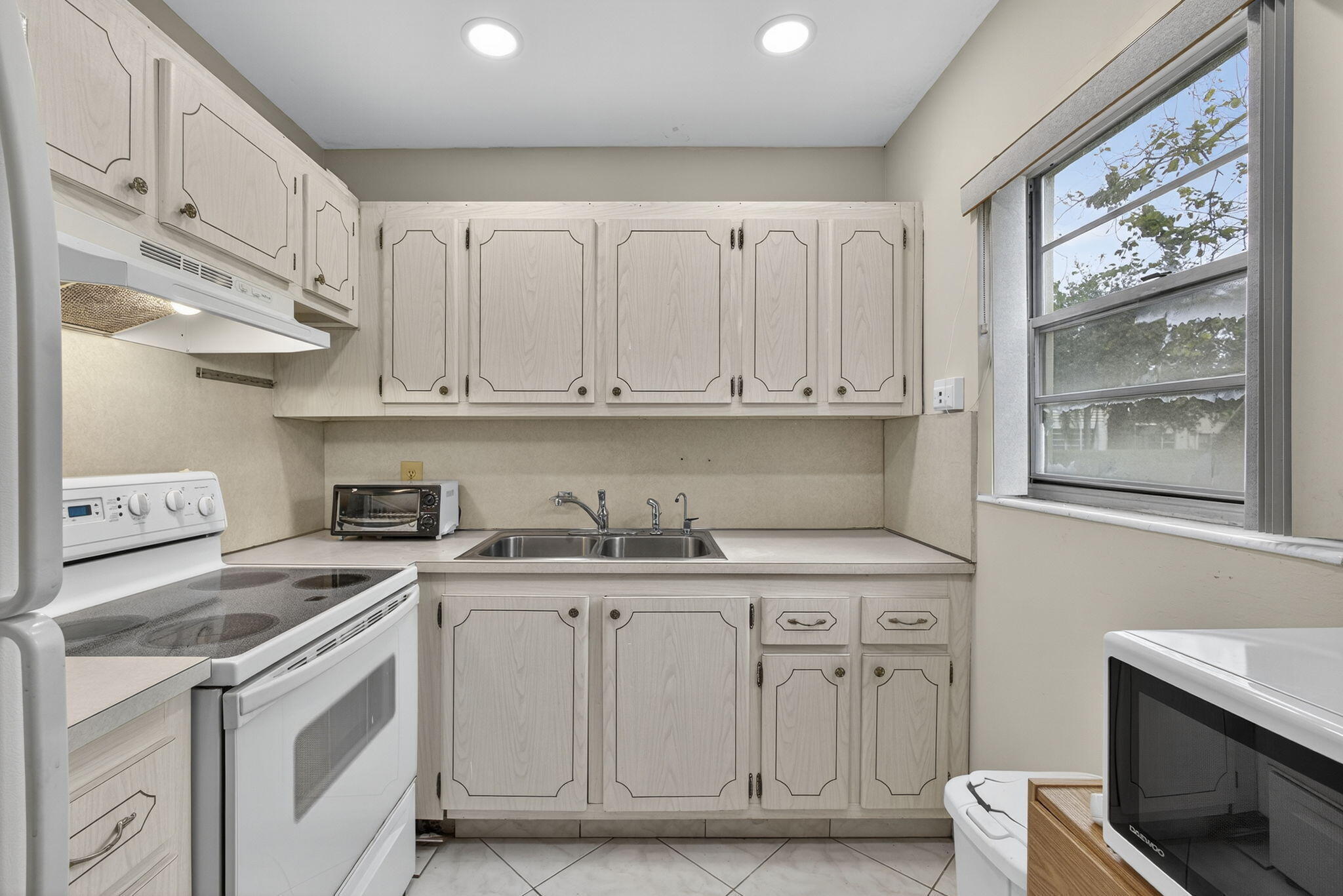 CENTURY VILLAGE NORWICH CONDO - Residential