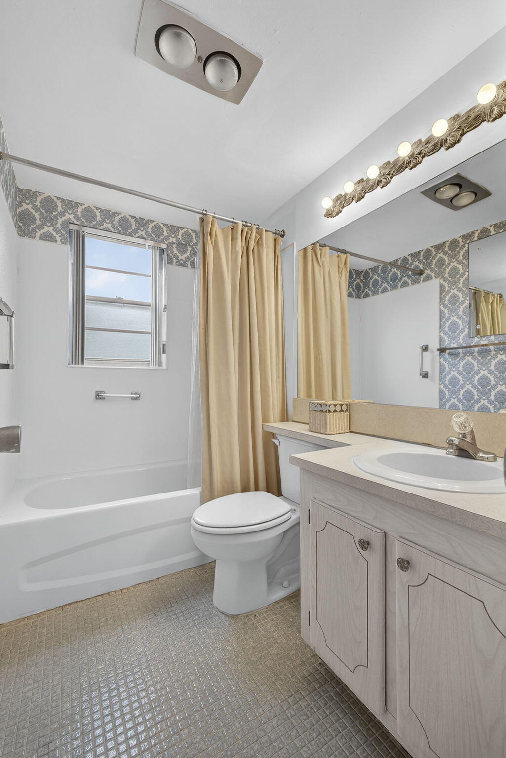 CENTURY VILLAGE NORWICH CONDO - Residential