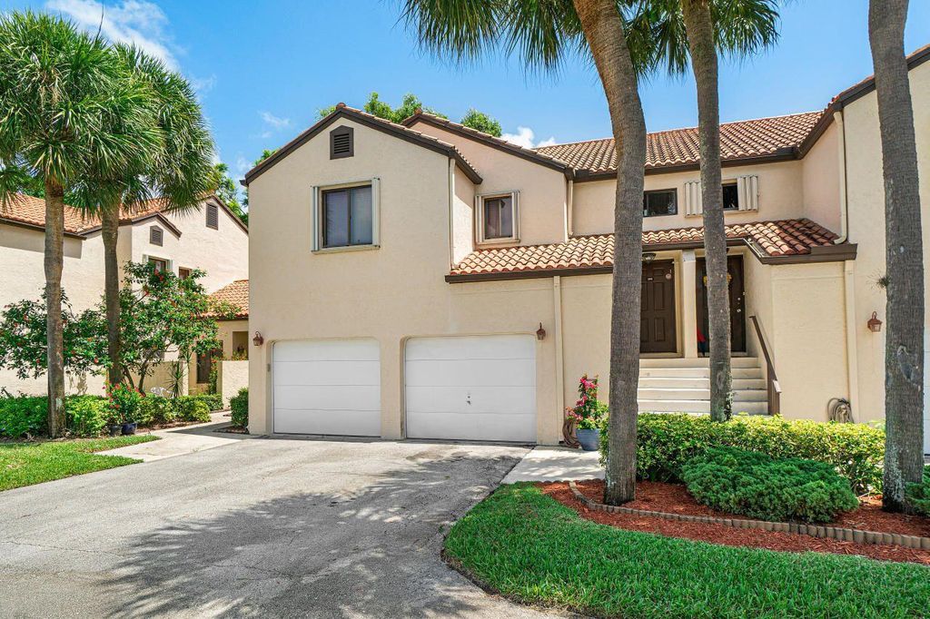 Photo of 22 Via De Casas Sur #203, Boynton Beach, FL 33426 (MLS # R10942828)