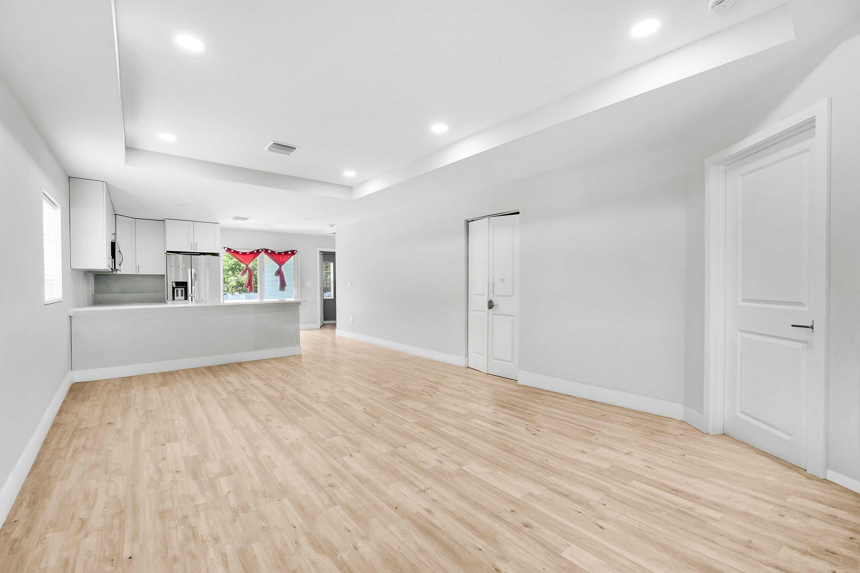 945 32ND Street