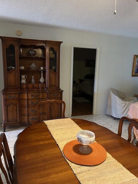 GOLDEN LAKES VILLAGE - Residential Lease