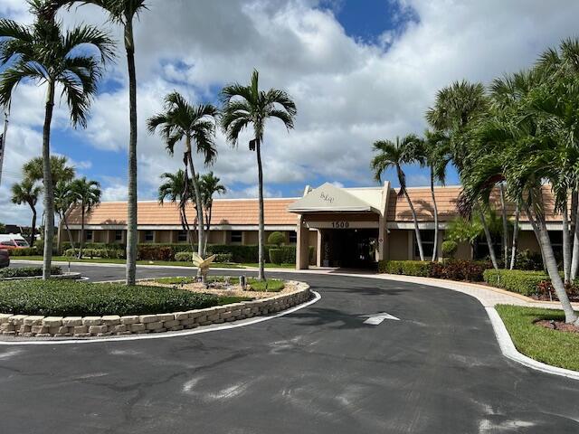 GOLDEN LAKES VILLAGE - Residential Lease