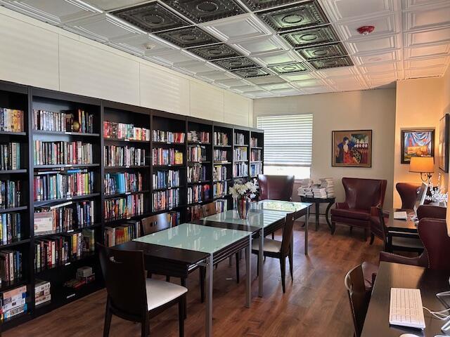 GOLDEN LAKES VILLAGE - Residential Lease