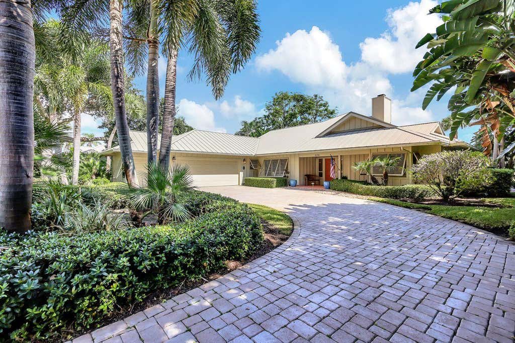 Photo of 6281 SE Winged Foot Drive, Stuart, FL 34997 (MLS # R11016518)
