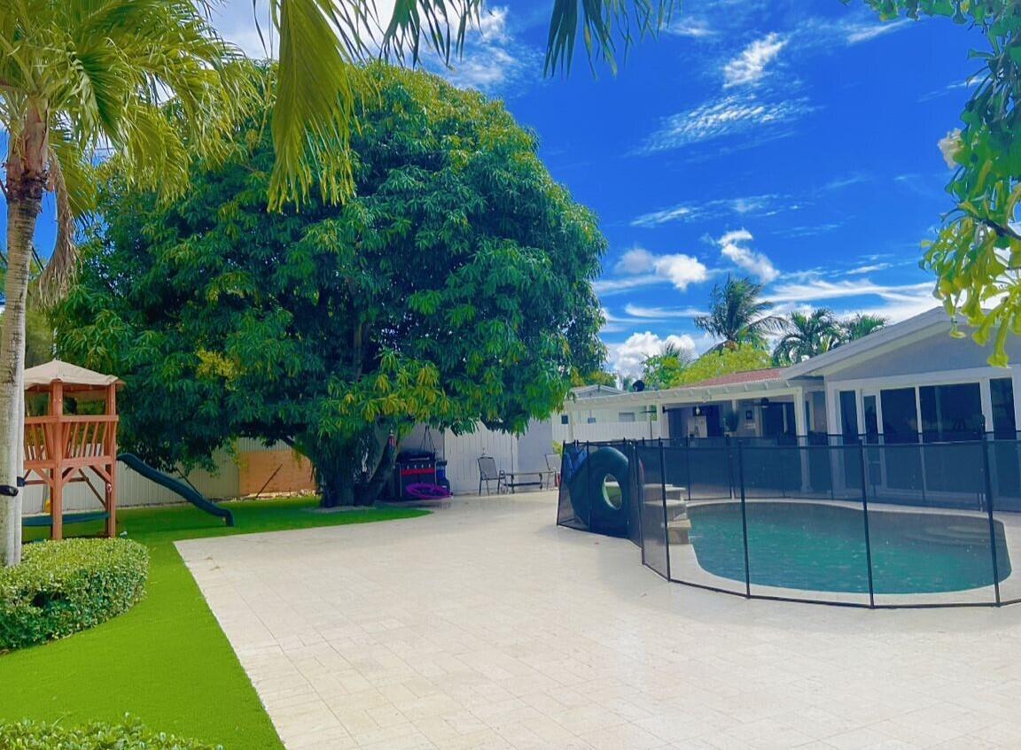 LAKE OSBORNE HILLS - Residential Lease