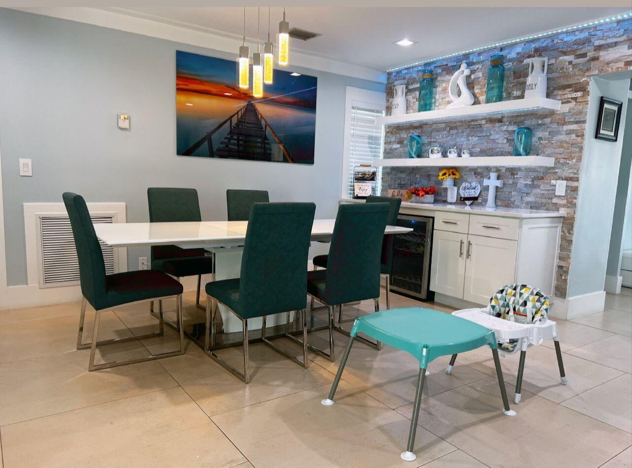 LAKE OSBORNE HILLS - Residential Lease