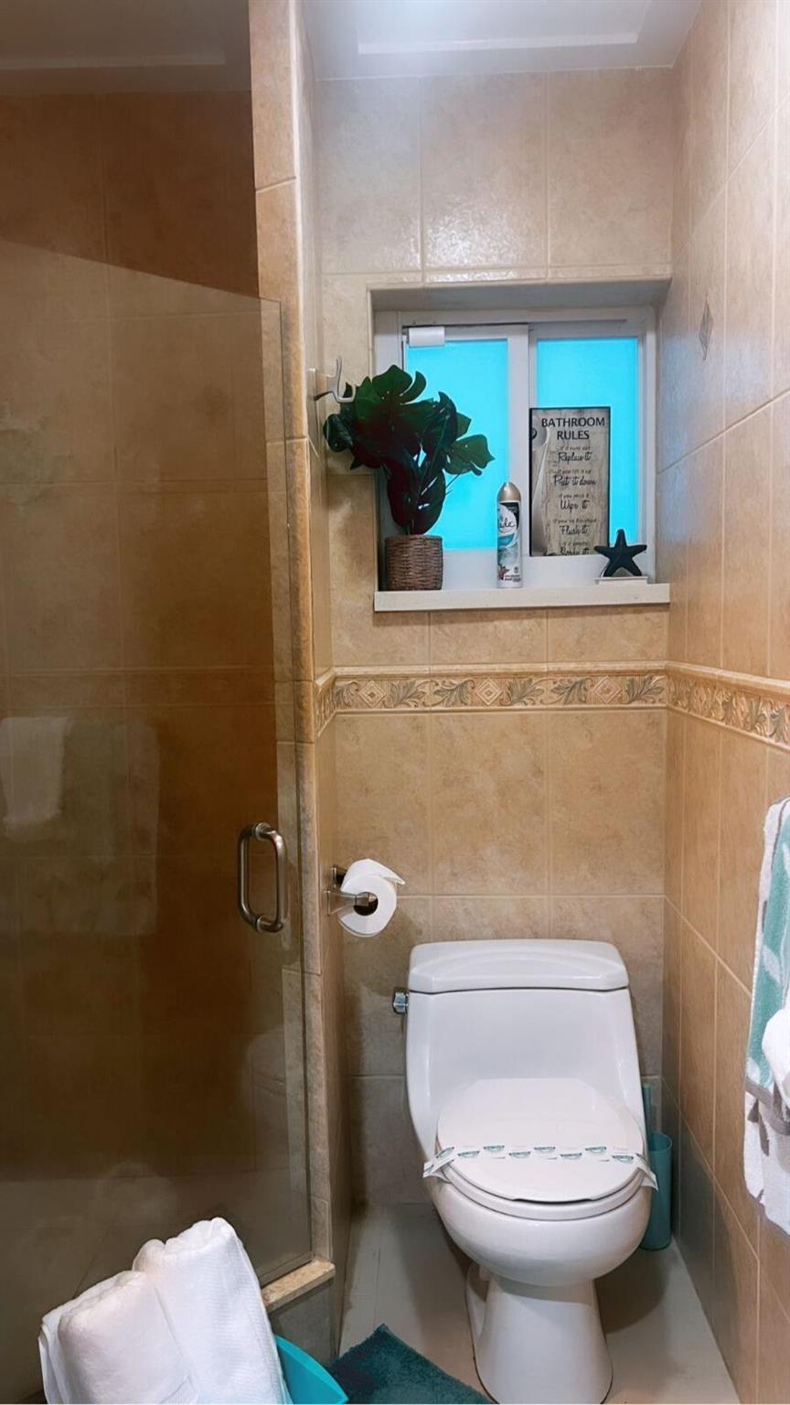 LAKE OSBORNE HILLS - Residential Lease