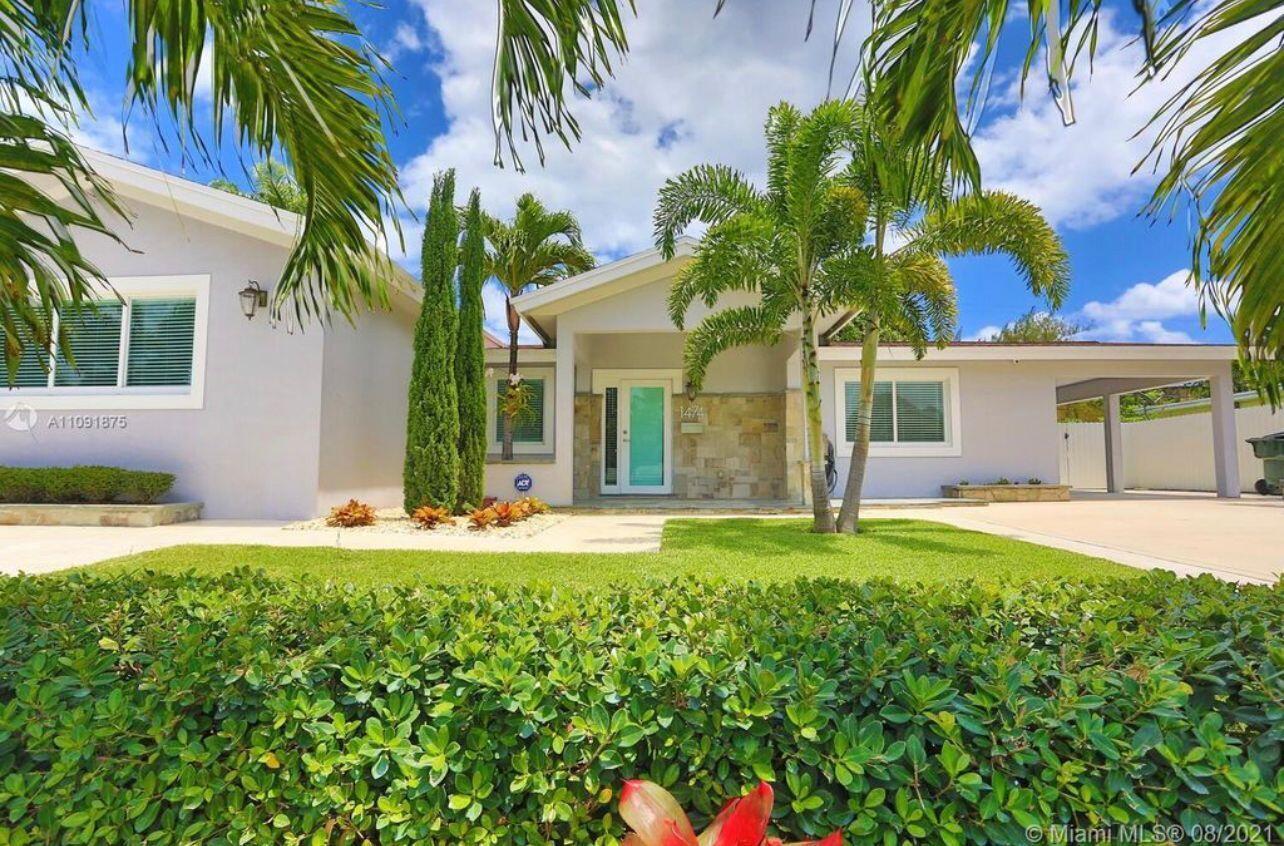 LAKE OSBORNE HILLS - Residential Lease