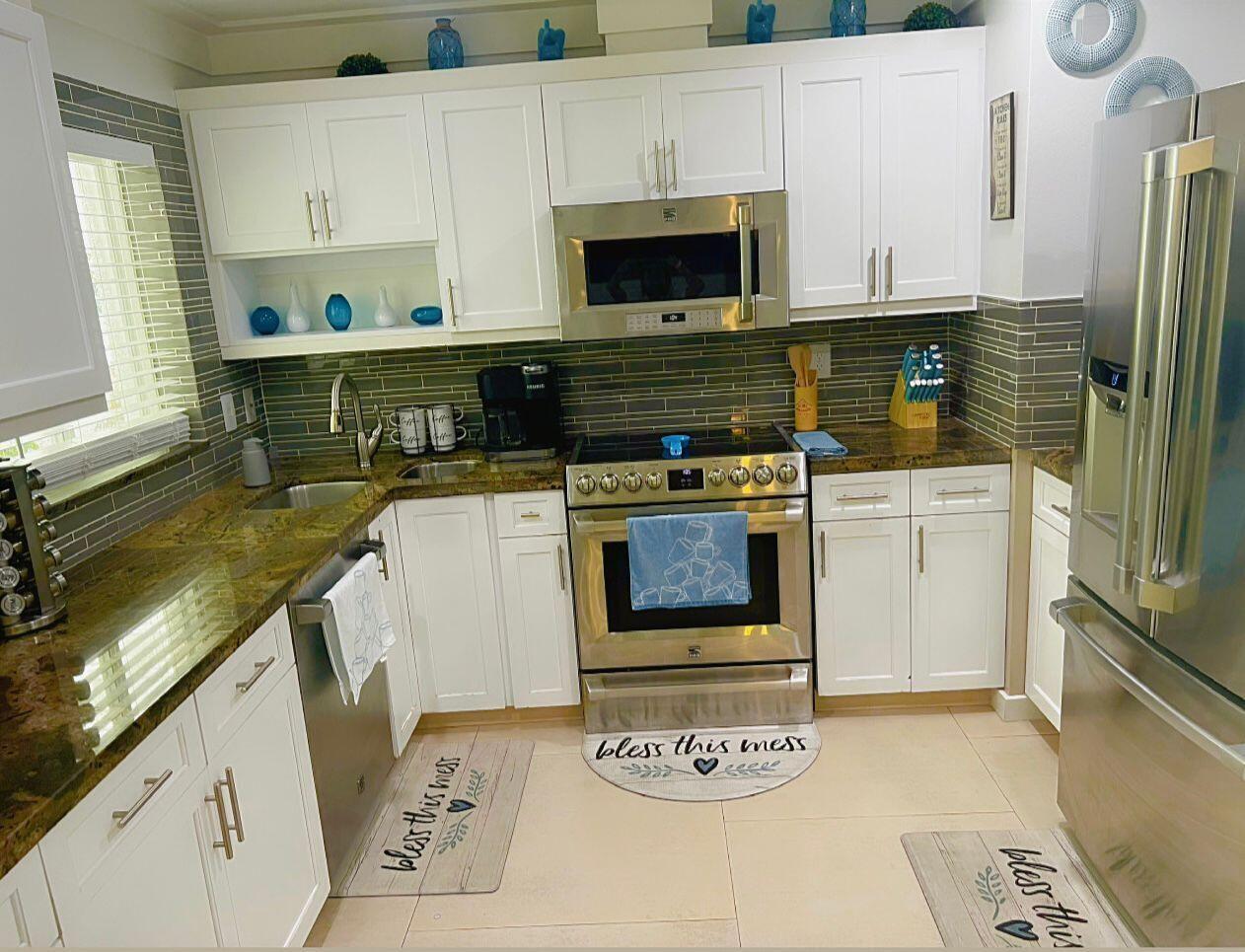 LAKE OSBORNE HILLS - Residential Lease