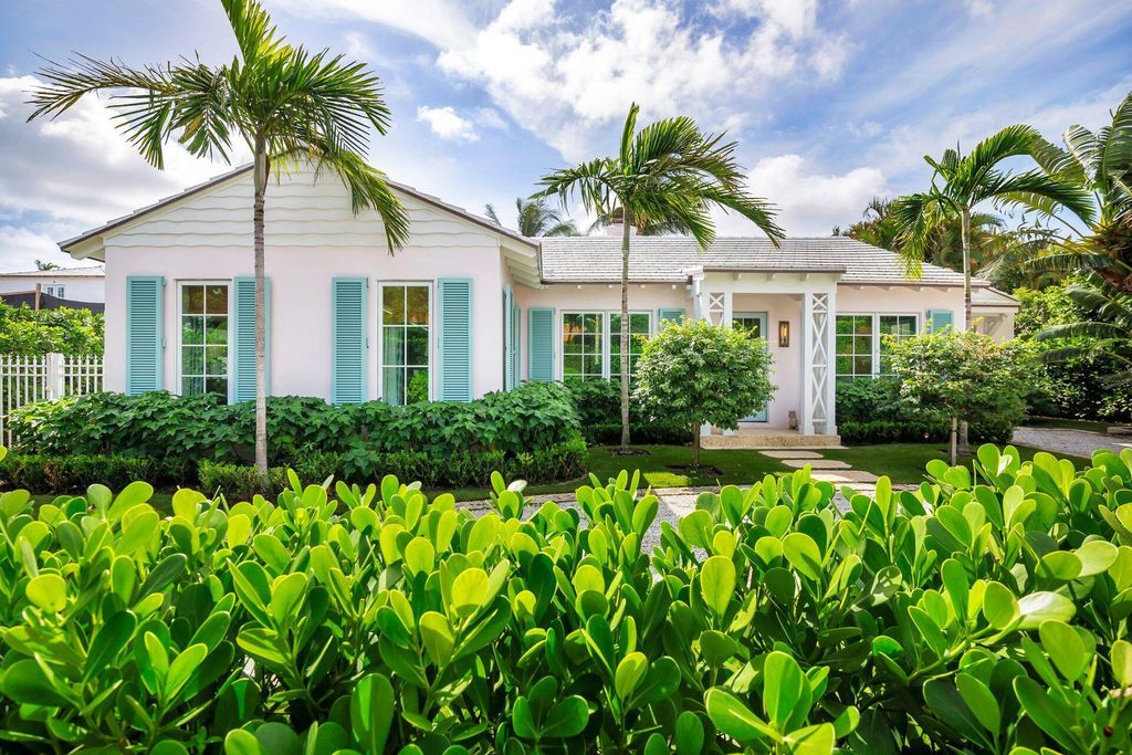 Photo of 266 Colonial Lane, Palm Beach, FL 33480 (MLS # R11098498)