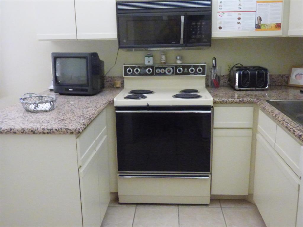 FOUNTAINS SOUTH CONDO 1 - Residential