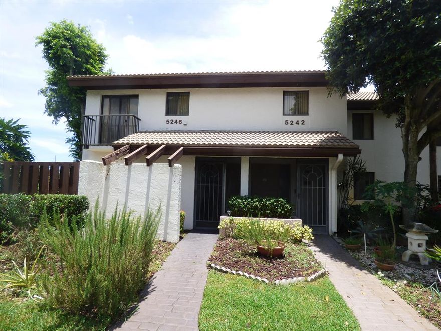 This special two bedroom, two bath condo is furnished beautifully.  The living room, dining room opens up to a comfortable Florida Room.  The Guest room/den next to the living room has french doors letting all the light from the patio come through along with the great view of the lake.
The eat in kitchen opens up to the private patio, a great place for grilling dinner and enjoying outdoor eating.  The great work kitchen has granite counters. 
There are views from the guest room, Florida room, master and kitchen of the golf course and the lake, however, the course is far enough away from the building you will not be disturbed when sitting on your patios. All this and A NEWLY INSTALLED AIR CONDITIONER!!
Membership in the country club is available but NOT MANDATORY