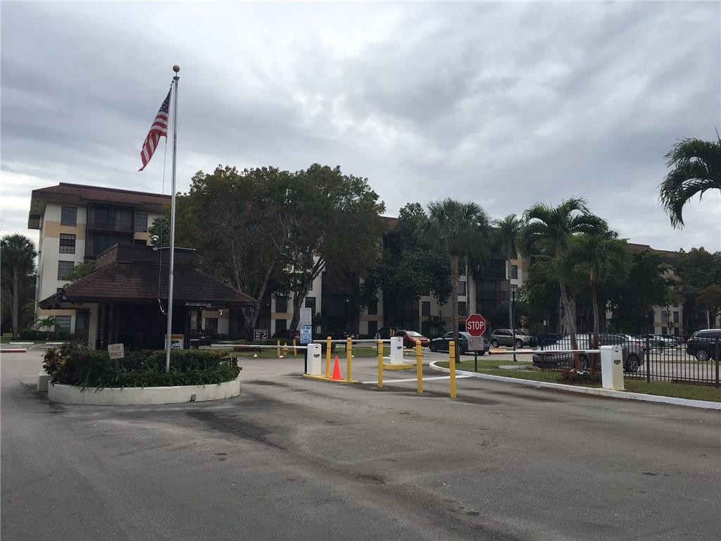 INVERWOOD CONDO - Residential