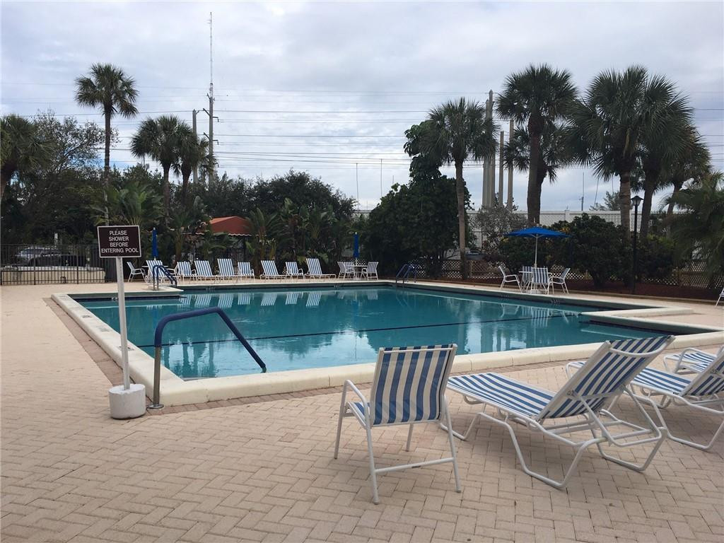 INVERWOOD CONDO - Residential