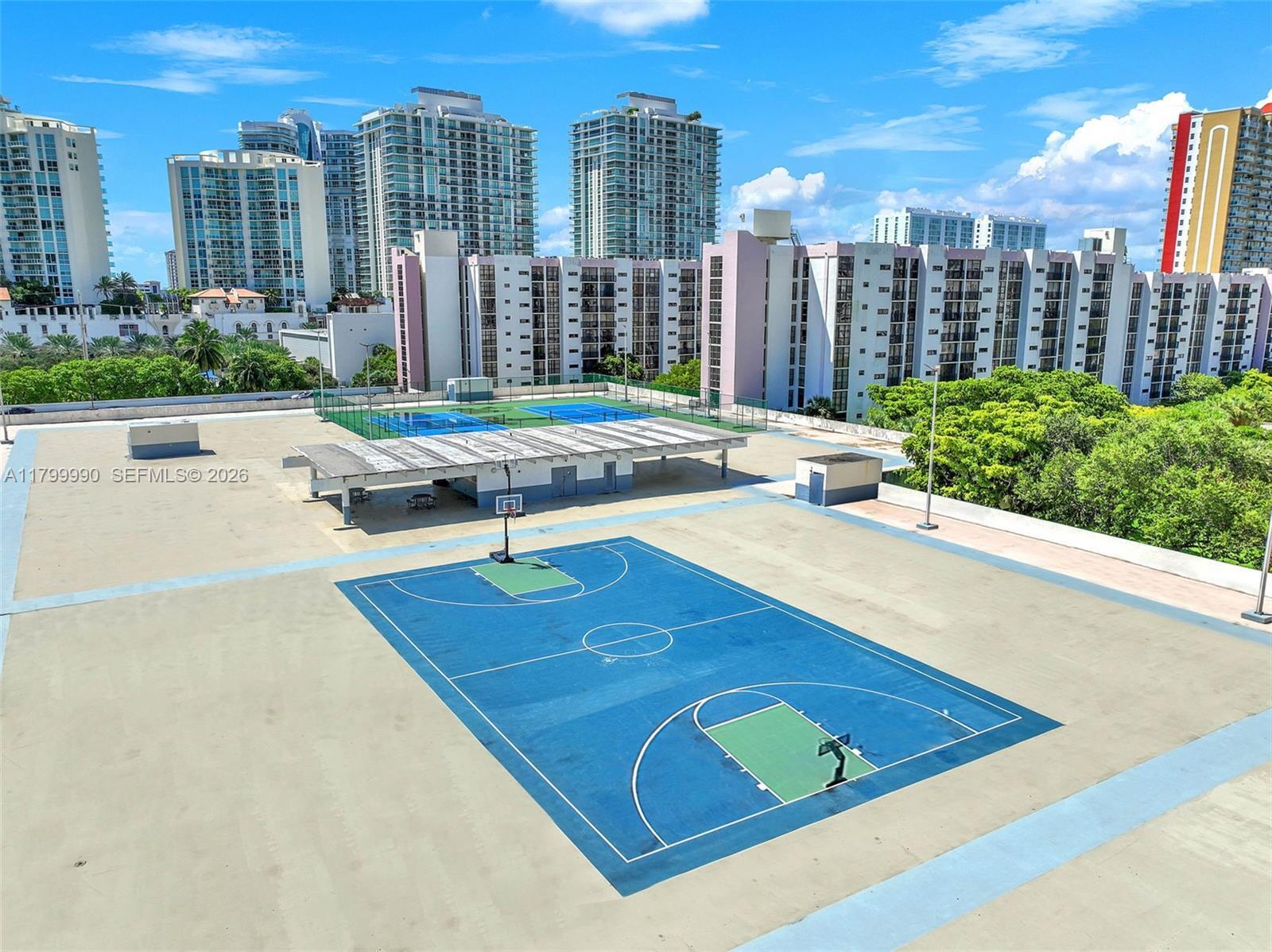 PLAZA OF AMERICAS CONDO PART 4 - Residential