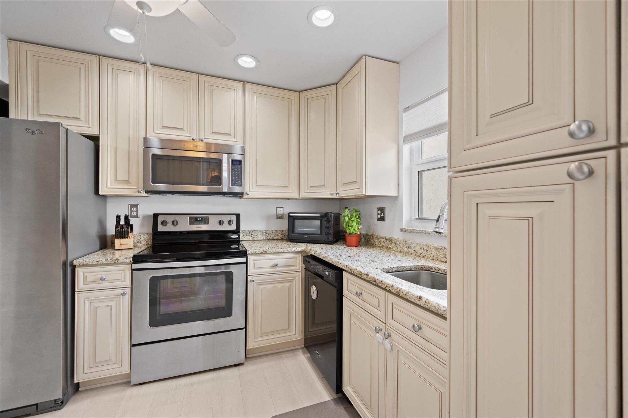 PALMSEA CONDO - Residential