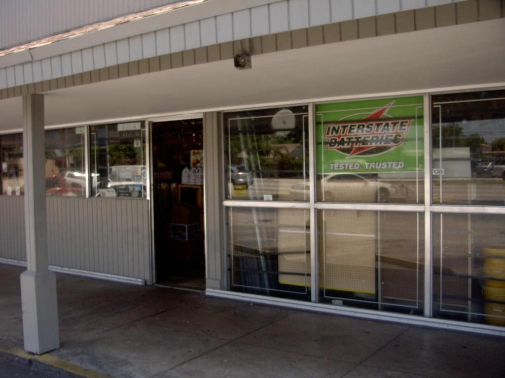 Photo of 4420 W HALLANDALE BEACH Boulevard, Hollywood, FL 33023 (MLS # B26065566)