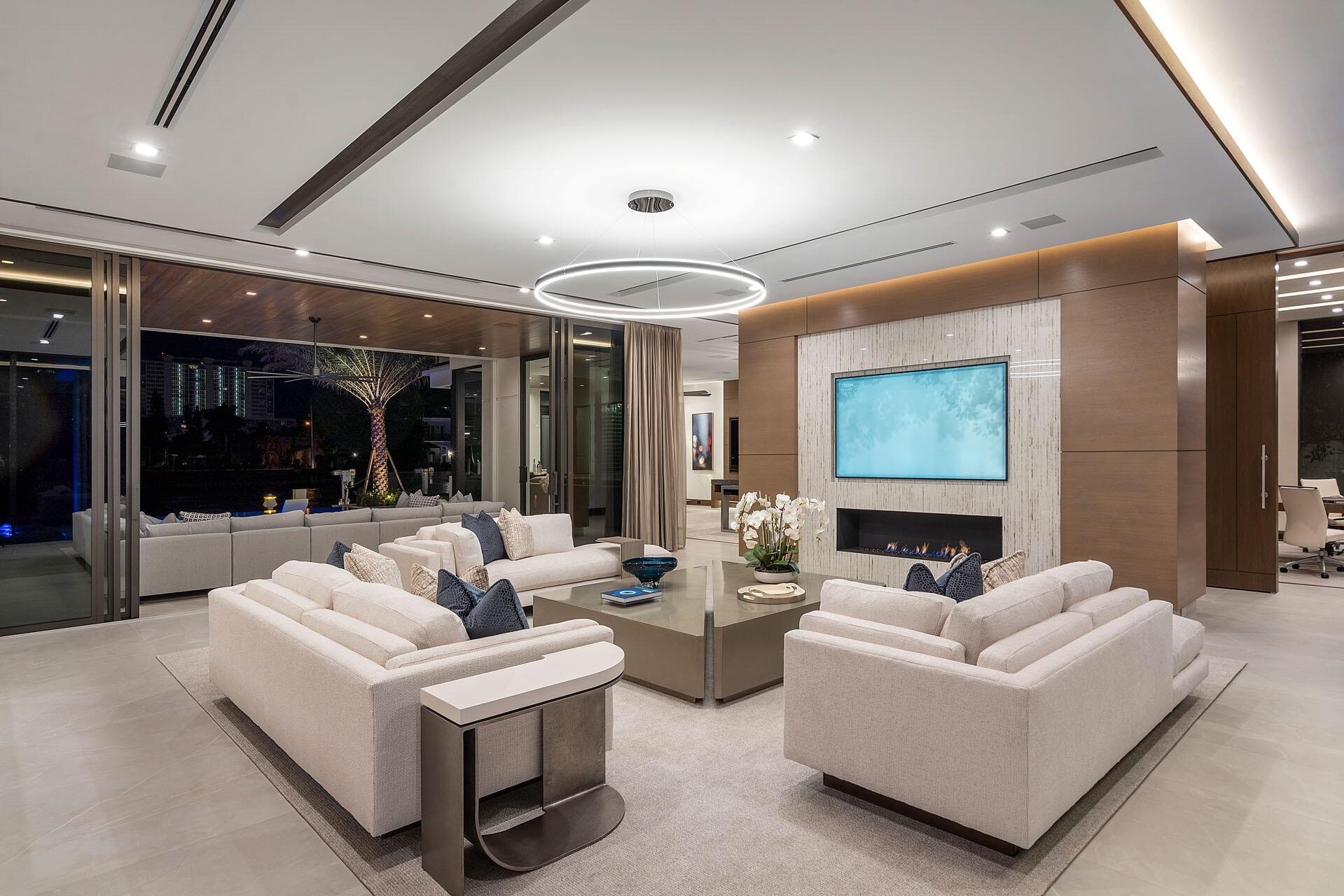 ROYAL PALM YACHT & COUNTR - Residential