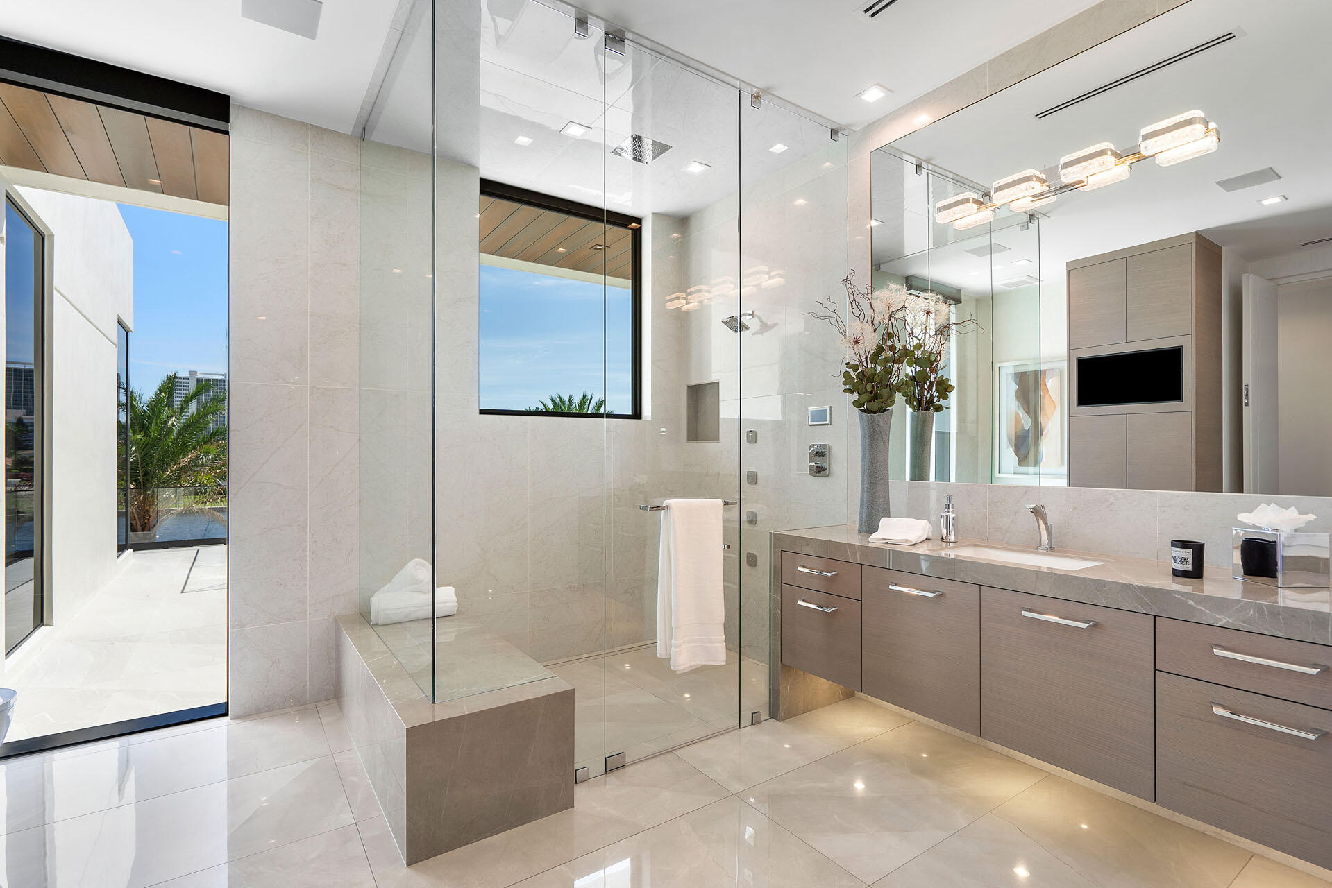 ROYAL PALM YACHT & COUNTR - Residential