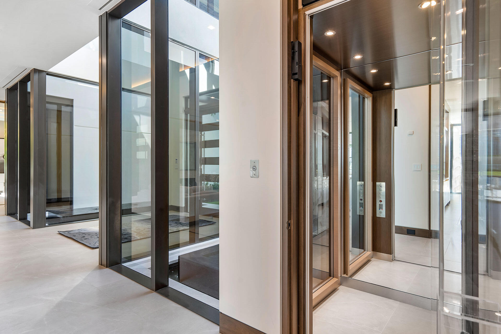 ROYAL PALM YACHT & COUNTR - Residential