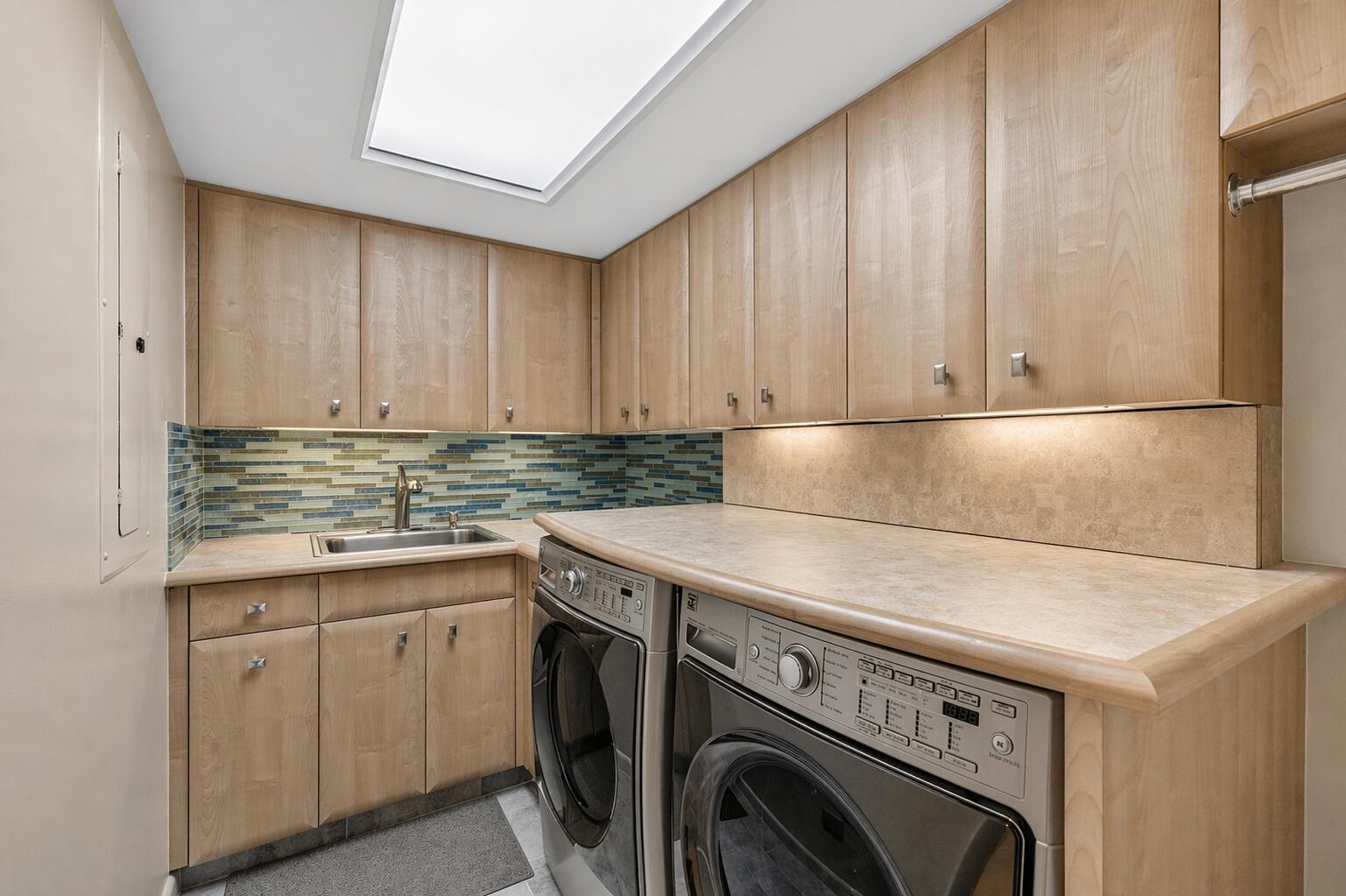 VILLA NOVA CONDO - Residential