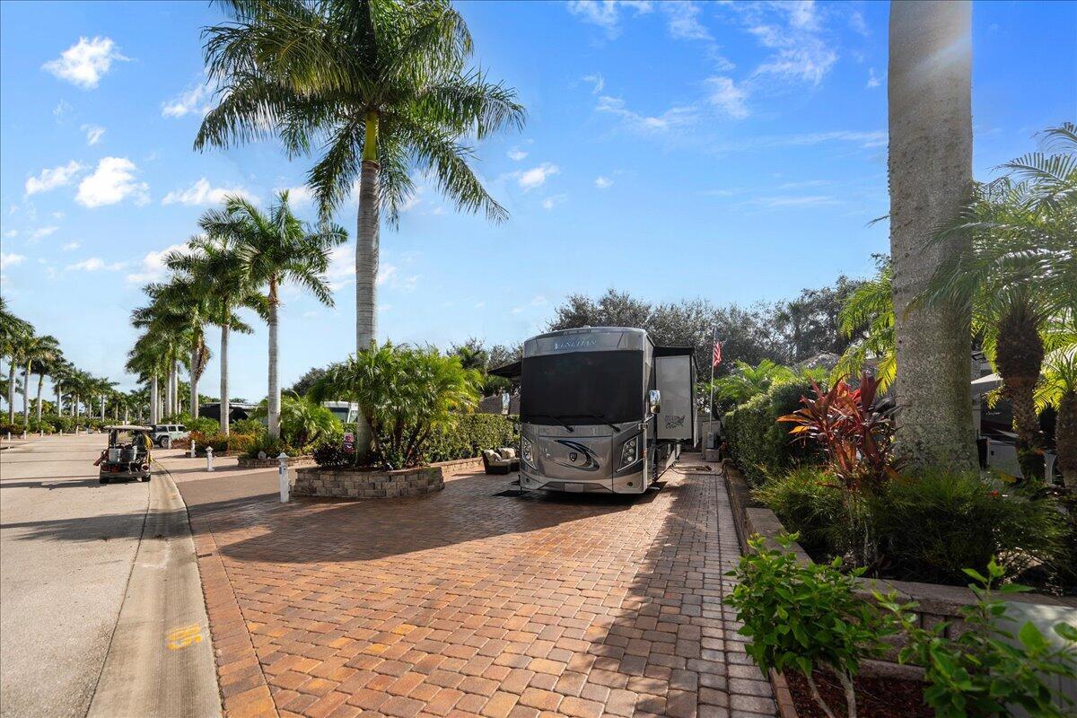 OUTDOOR RESORTS AT ST LUC - Land