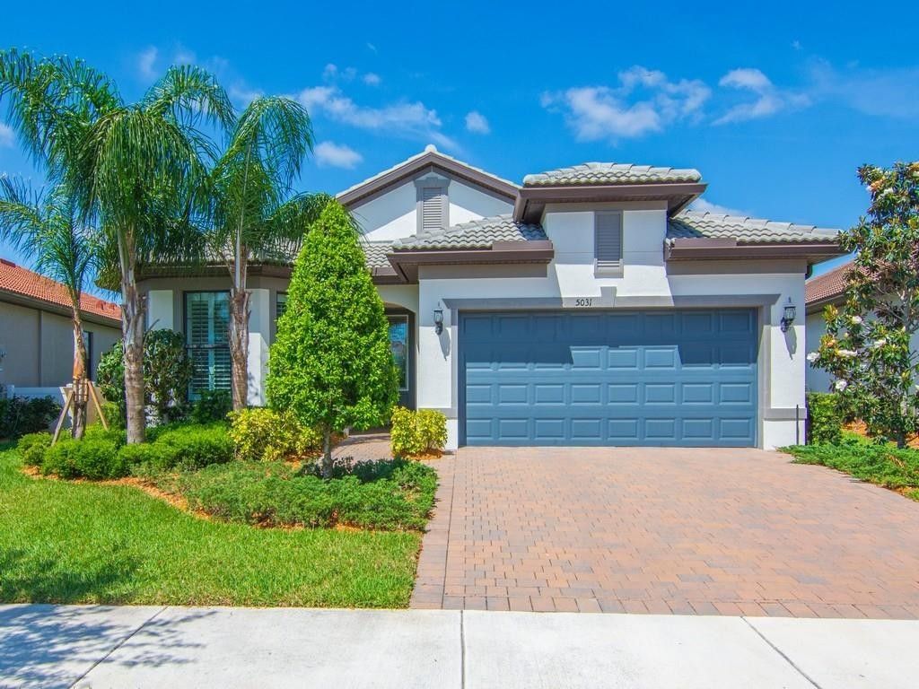 Photo of 5031 Monroe Circle, Vero Beach, FL 32967 (MLS # F10437484)