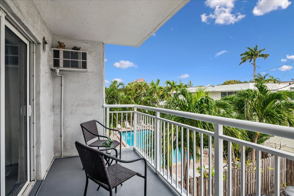 Photo of 720 Orton Avenue #206, Fort Lauderdale, FL 33304 (MLS # F10555492)