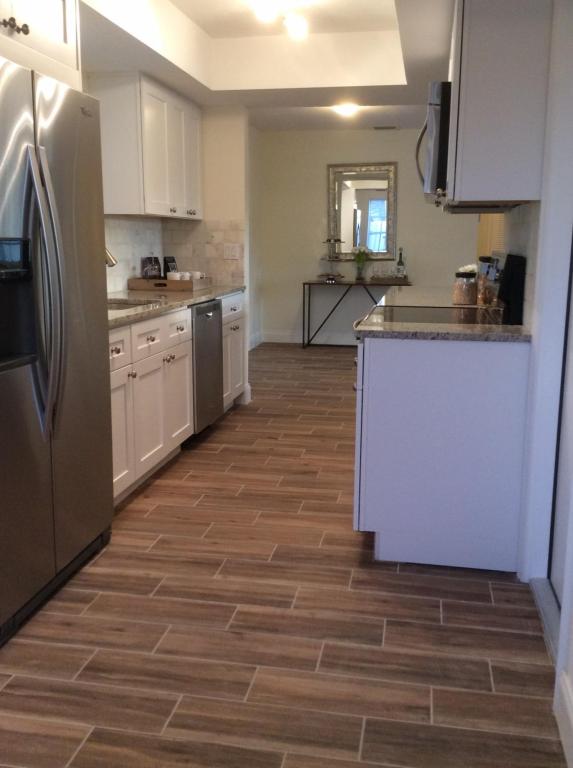 COUNTRY CLUB VILLAGE SEC B - Residential