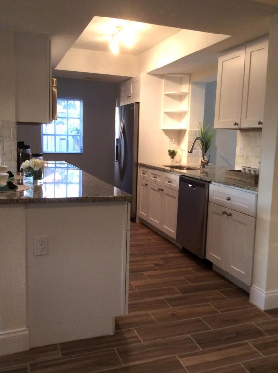 COUNTRY CLUB VILLAGE SEC B - Residential