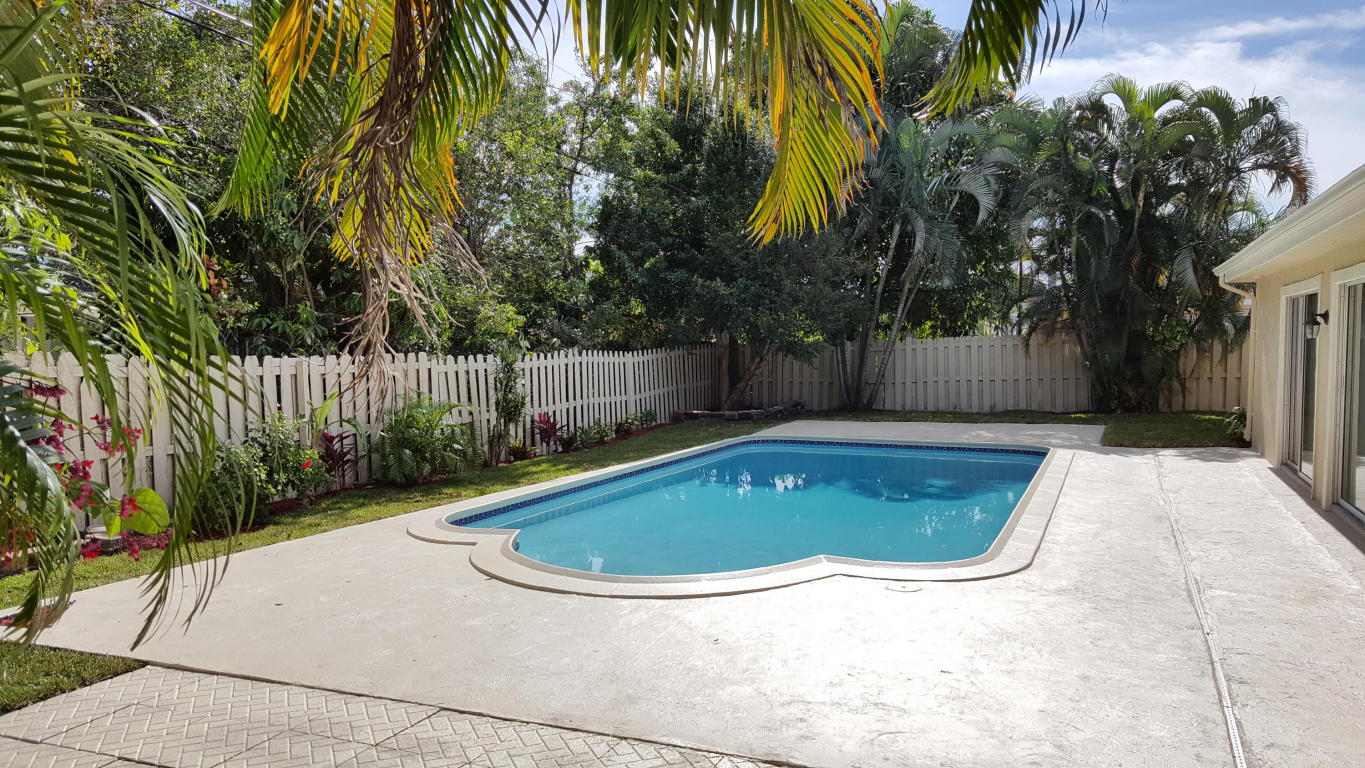 COUNTRY CLUB VILLAGE SEC B - Residential